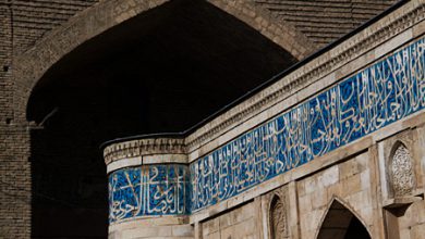 خدایخانه ۲ "خدای خانه" مکانی است در میانهی صحن مسجد عتیق در شیراز