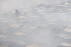 در همین روزها همه با تمام امکانات به جنگ آلودگی ِ هوای تهران می‌روند؛ اما کسی به فکر مردم این روستا نیست